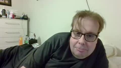 Snapshot of garyg930 chatting on September 16, 3:51 am Gary online show from September 16, 3:51 am