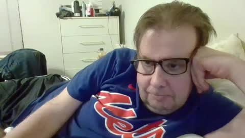 Snapshot of garyg930 chatting on September 19, 2:24 am Gary online show from September 19, 2:24 am