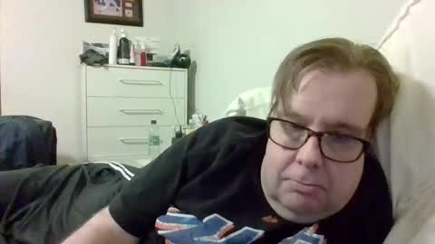 Snapshot of garyg930 chatting on September 21, 4:14 am Gary online show from September 21, 4:14 am