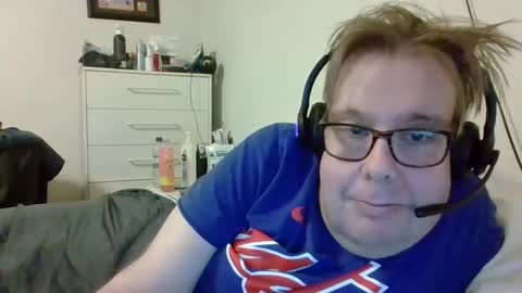 Snapshot of garyg930 chatting on October 2, 5:47 am Gary online show from October 2, 5:47 am