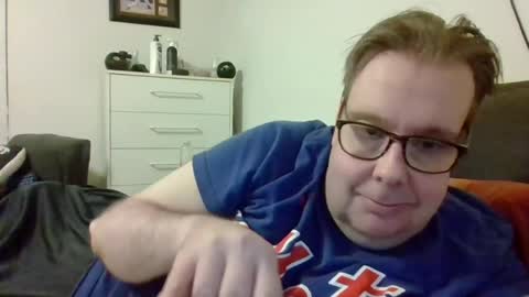 Snapshot of garyg930 chatting on July 4, 3:35 am Gary online show from July 4, 3:35 am
