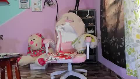 Diana online show from April 8, 1:33 pm