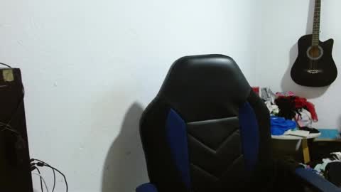 Snapshot of gatika_sexy chatting on April 20, 9:12 am katia online show from April 20, 9:12 am