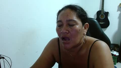 Snapshot of gatika_sexy chatting on May 1, 5:12 am katia online show from May 1, 5:12 am