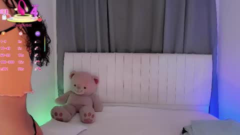 Snapshot of gatitavenecis1 chatting on February 1, 1:37 am Vnecis Marn online show from February 1, 1:37 am