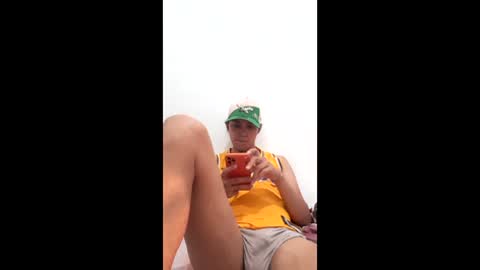 gay_69_ online show from April 14, 7:58 am