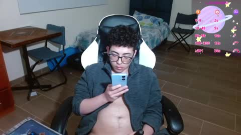 Snapshot of gay_in_purple chatting on December 8, 11:08 pm Matt male pronouns please online show from December 8, 11:08 pm