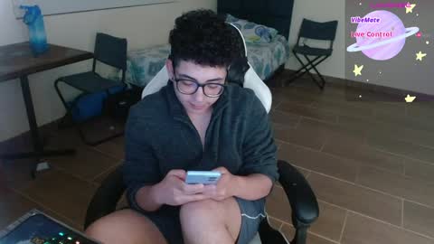 Snapshot of gay_in_purple chatting on December 9, 2:13 am Matt male pronouns please online show from December 9, 2:13 am