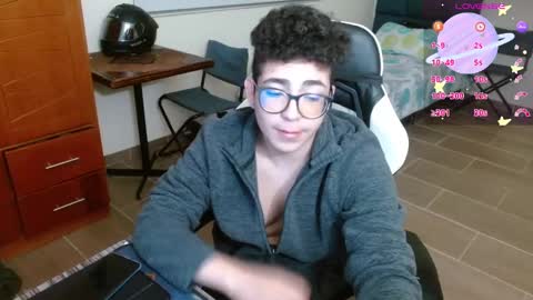 Snapshot of gay_in_purple chatting on December 21, 12:09 am Matt male pronouns please online show from December 21, 12:09 am