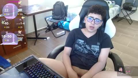 Snapshot of gay_in_purple chatting on January 7, 5:31 pm Matt male pronouns please online show from January 7, 5:31 pm