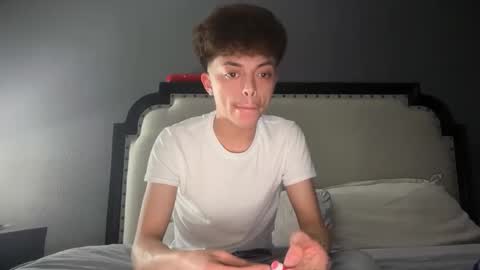 Snapshot of gayboyhtx chatting on February 24, 3:26 am Jose online show from February 24, 3:26 am