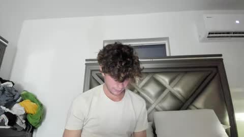 Snapshot of gayndepressed chatting on October 7, 12:30 am Trace online show from October 7, 12:30 am