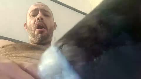 Snapshot of gazg1984 chatting on January 1, 6:37 am gazg1984 online show from January 1, 6:37 am