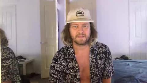 gcsurfer81 online show from February 5, 8:19 am