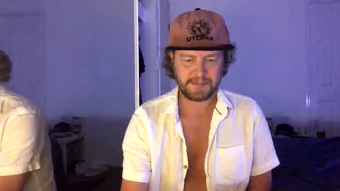 gcsurfer81 online show from April 17, 8:50 am