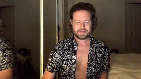 gcsurfer81 online show from June 16, 8:17 am