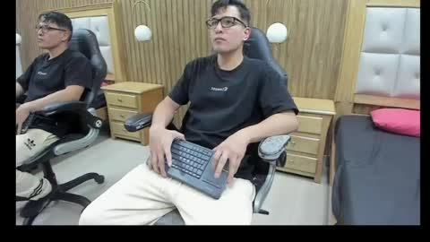 Snapshot of gean_mclovin chatting on April 30, 7:09 pm Gean Mclovin online show from April 30, 7:09 pm
