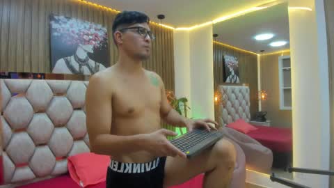 Snapshot of gean_mclovin chatting on May 14, 9:32 pm Gean Mclovin online show from May 14, 9:32 pm
