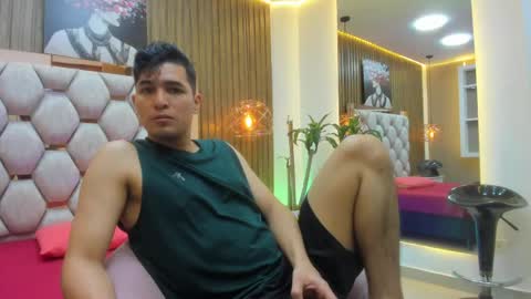 Snapshot of gean_mclovin chatting on May 18, 7:09 pm Gean Mclovin online show from May 18, 7:09 pm
