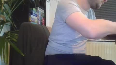 Snapshot of geiljongetje1991 chatting on May 5, 8:11 am geiljongetje1991 online show from May 5, 8:11 am