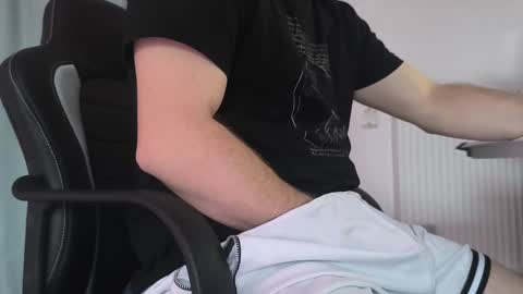 Snapshot of geilomattig chatting on December 4, 7:39 am Lassmiranda online show from December 4, 7:39 am