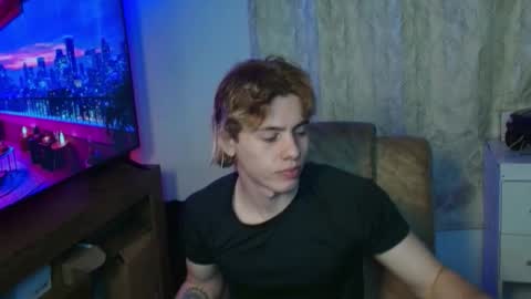 Snapshot of gemdominus chatting on February 1, 9:02 pm Gem Dominus online show from February 1, 9:02 pm