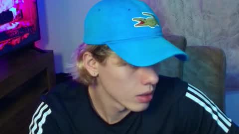 Snapshot of gemdominus chatting on February 2, 9:57 pm Gem Dominus online show from February 2, 9:57 pm