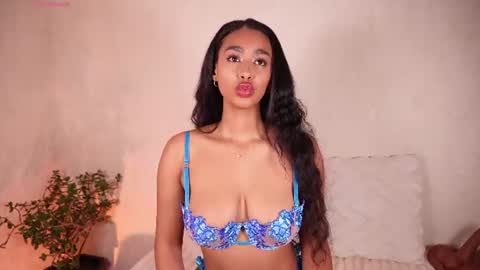 Snapshot of gemmacarter_ chatting on July 14, 2:05 am online show from July 14, 2:05 am