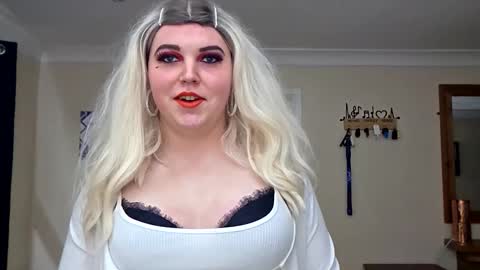 gemmaquinzel online show from November 24, 2:39 pm