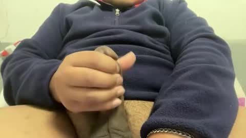 Snapshot of genesemens77 chatting on December 17, 2:23 pm genesemens77 online show from December 17, 2:23 pm