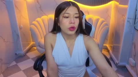 Snapshot of genesis_b_ chatting on May 2, 12:43 pm genesis_b_ online show from May 2, 12:43 pm