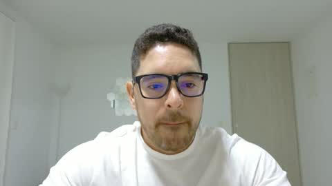 Snapshot of genesis_wb chatting on May 10, 1:44 am genesis_wb online show from May 10, 1:44 am