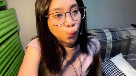 Snapshot of genesistresvant chatting on February 23, 1:30 pm Yuki online show from February 23, 1:30 pm