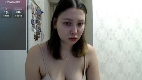 Snapshot of genev__ievee chatting on April 26, 5:10 pm genev__ievee online show from April 26, 5:10 pm
