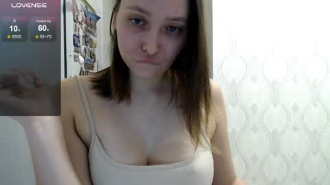 Snapshot of genev__ievee chatting on April 27, 5:44 pm genev__ievee online show from April 27, 5:44 pm