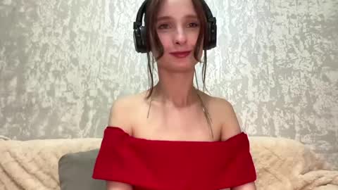 Riana online show from April 8, 1:33 pm