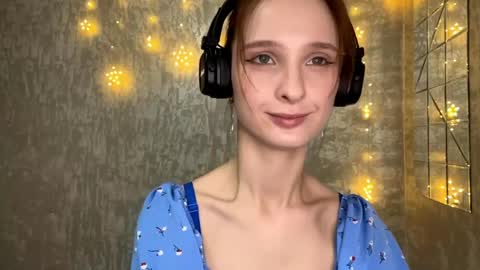 Snapshot of genieflug chatting on April 15, 1:07 pm Riana online show from April 15, 1:07 pm