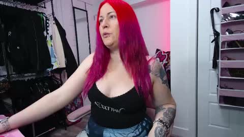 Snapshot of gennyrock chatting on April 18, 7:58 pm Genny Rock and online show from April 18, 7:58 pm