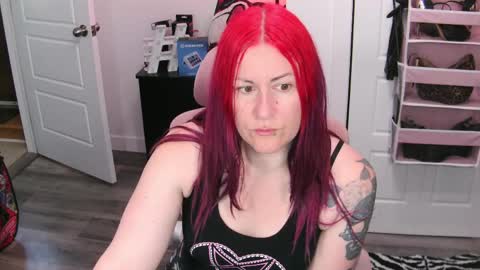Snapshot of gennyrock chatting on May 17, 4:58 pm Genny Rock and online show from May 17, 4:58 pm
