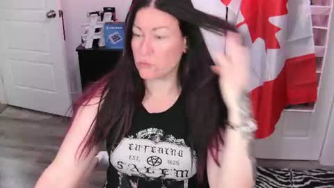 Snapshot of gennyrock chatting on July 6, 1:08 pm Genny Rock and online show from July 6, 1:08 pm