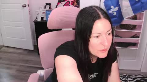 Snapshot of gennyrock chatting on July 10, 3:03 pm Genny Rock and online show from July 10, 3:03 pm