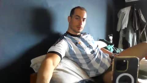 Snapshot of genraro69 chatting on June 3, 2:33 pm Genaro online show from June 3, 2:33 pm
