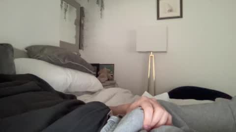 Snapshot of gentle_stranger chatting on February 19, 12:33 pm Gentle Stranger online show from February 19, 12:33 pm