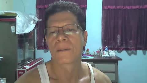 Snapshot of genuino2019 chatting on April 3, 12:30 am Genuino online show from April 3, 12:30 am