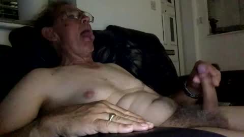 Snapshot of geoff242535 chatting on September 25, 9:29 pm geoff242535 online show from September 25, 9:29 pm