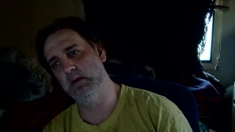 Snapshot of geoffbmn chatting on April 19, 12:22 am geoffbmn online show from April 19, 12:22 am