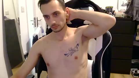 Snapshot of george71311 chatting on January 5, 2:17 am George2323 online show from January 5, 2:17 am