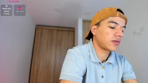 Snapshot of george_cams1 chatting on May 27, 3:03 am Jorge online show from May 27, 3:03 am
