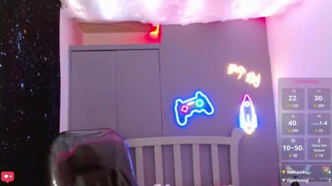 Snapshot of georgesmith_1 chatting on December 28, 11:41 am GEORGE online show from December 28, 11:41 am