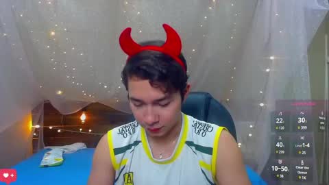 Snapshot of georgesmith_1 chatting on December 29, 3:22 am GEORGE online show from December 29, 3:22 am